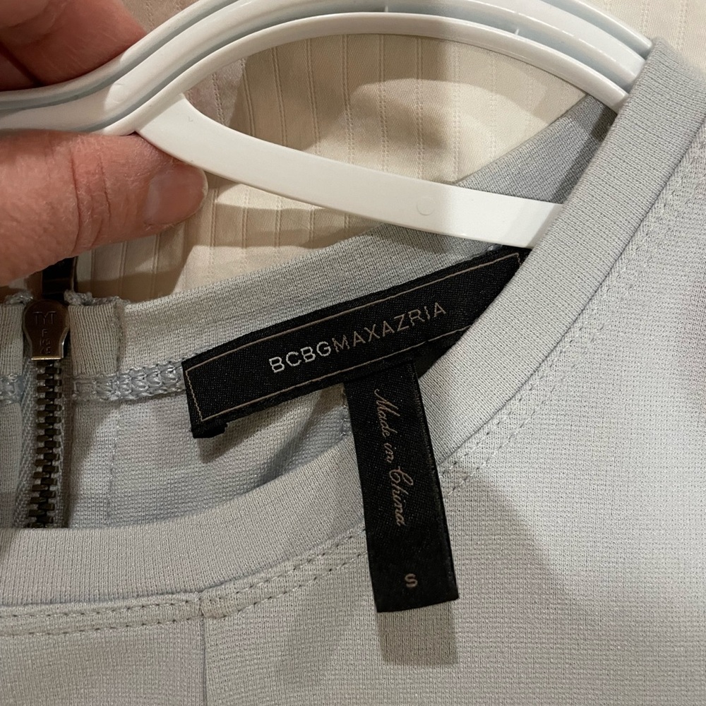 BcBG Max Azria light blue fitted top - Picture 2 of 3